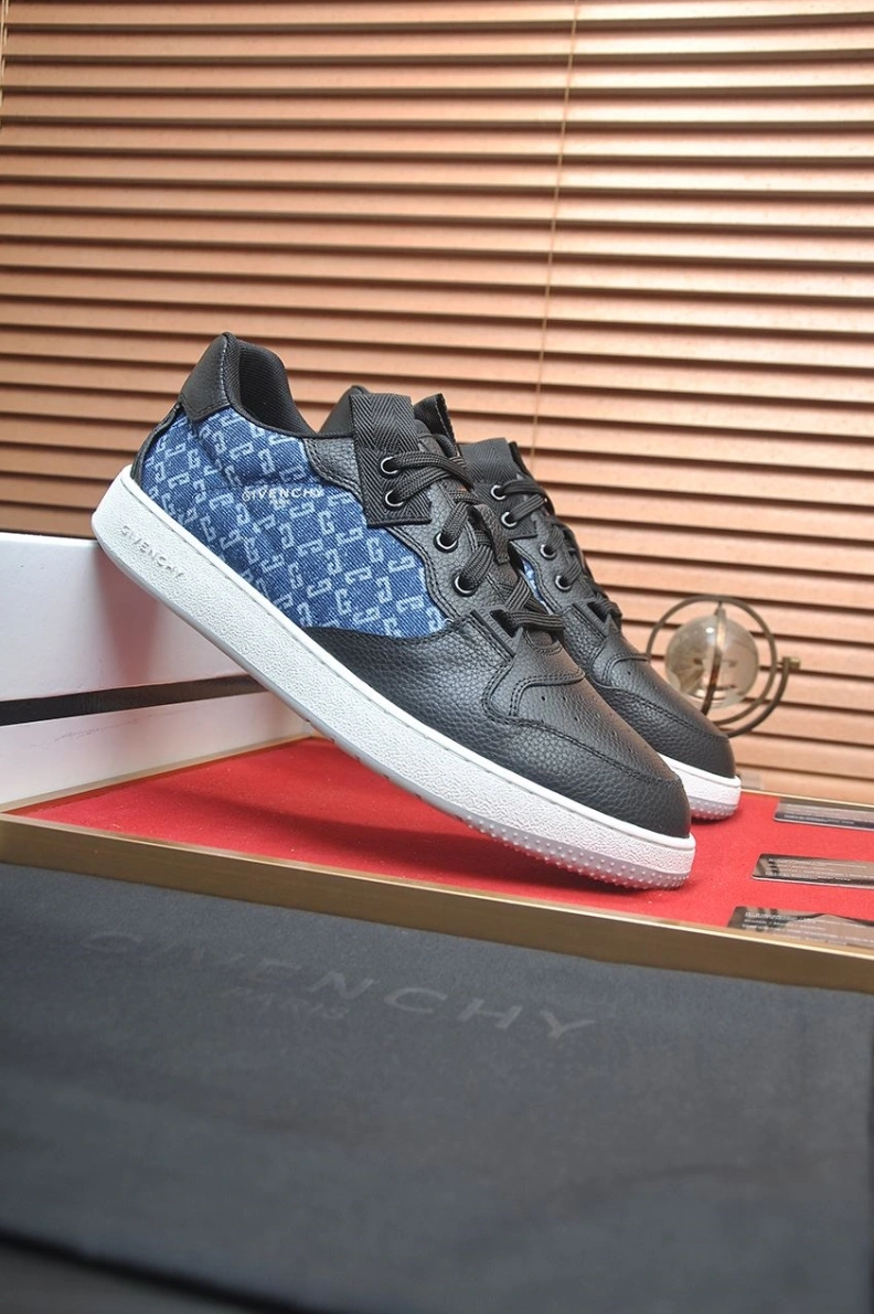 Gxvxnchy Sneakers Sophisticated 151832
