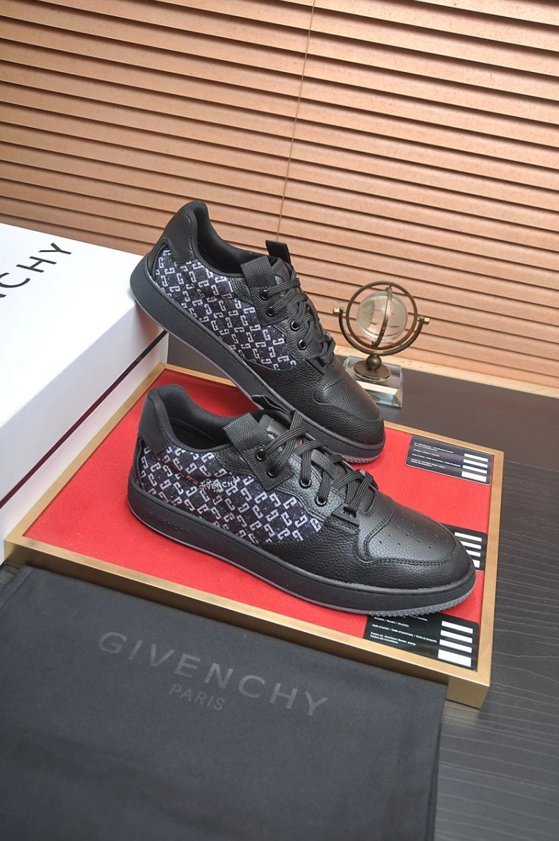 Soft Gxvxnchy Sneakers 151831