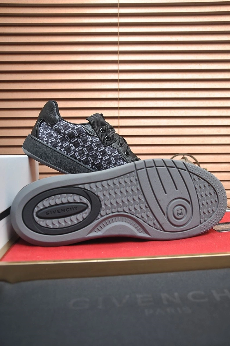 Soft Gxvxnchy Sneakers 151831