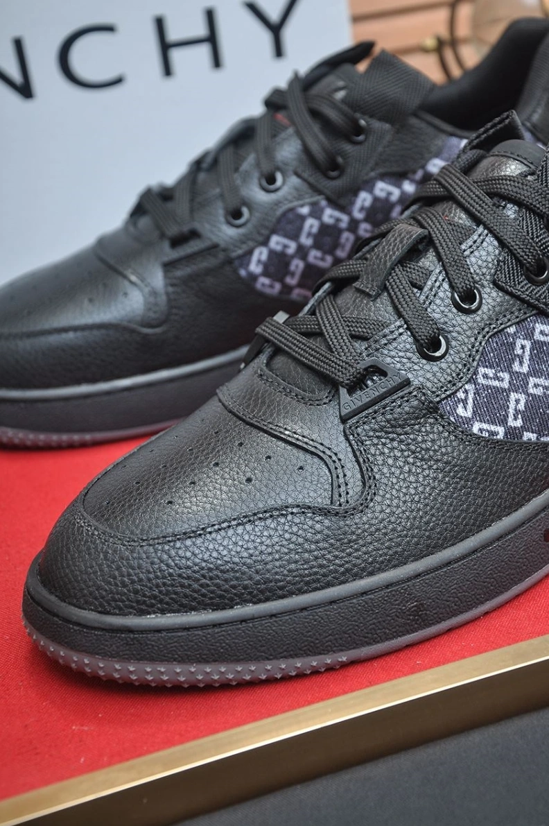 Soft Gxvxnchy Sneakers 151831