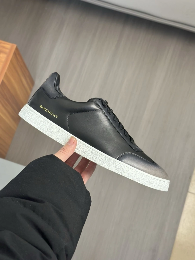 Gxvxnchy Sneakers Durable 151827