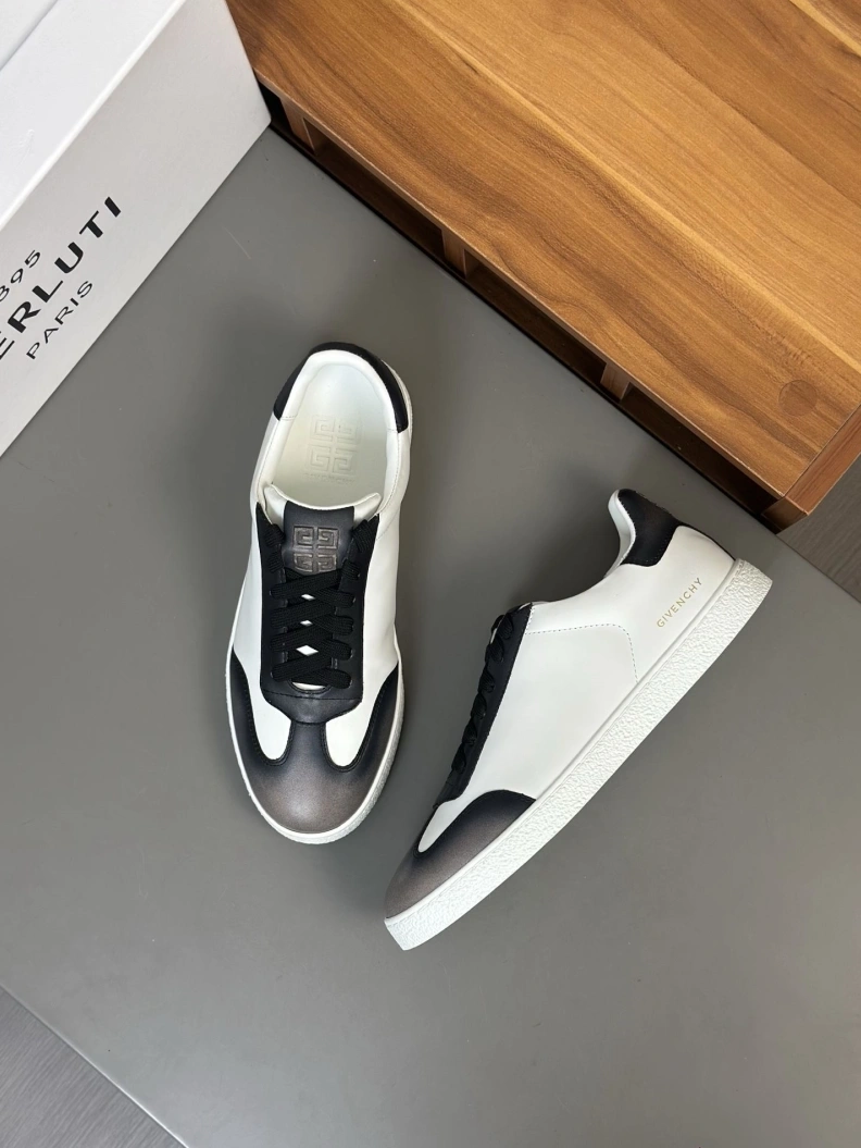 Efficient Gxvxnchy Sneakers 151829