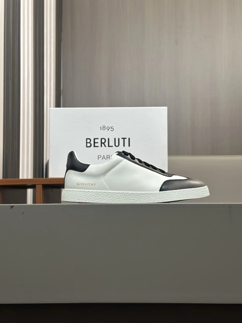 Efficient Gxvxnchy Sneakers 151829