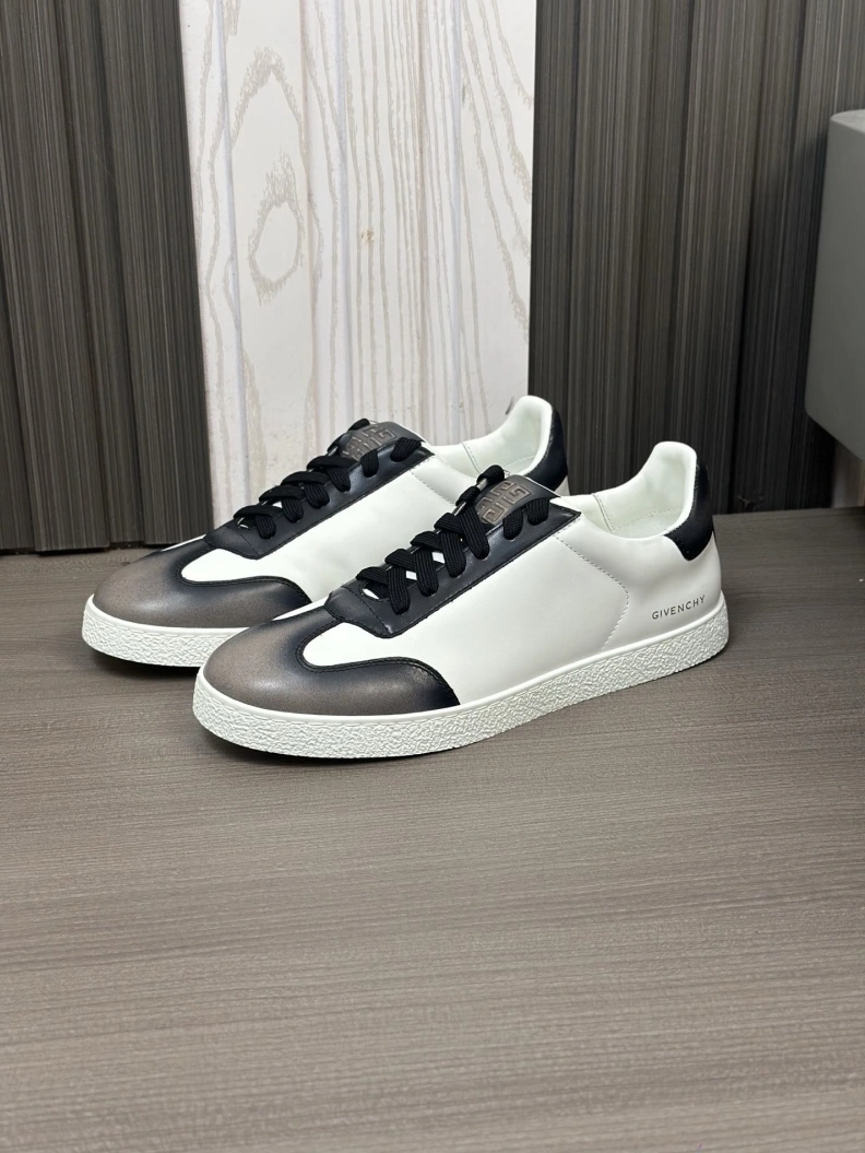 Efficient Gxvxnchy Sneakers 151829