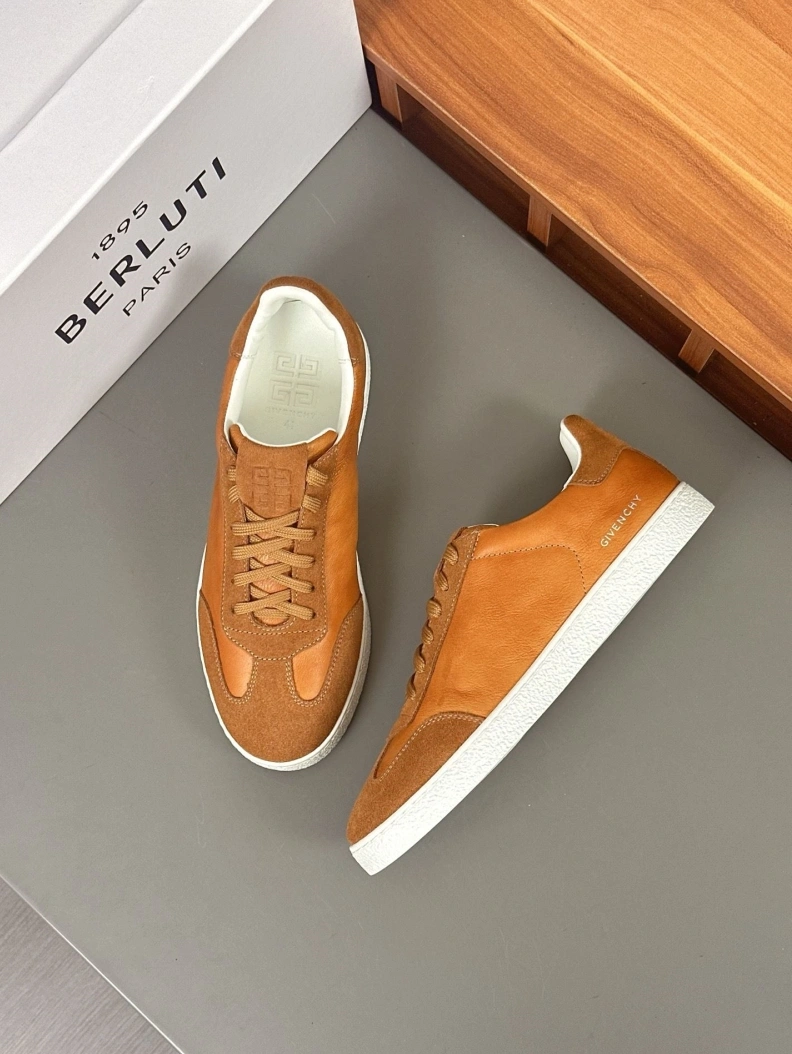 Gxvxnchy Sneakers DailyWear 151830