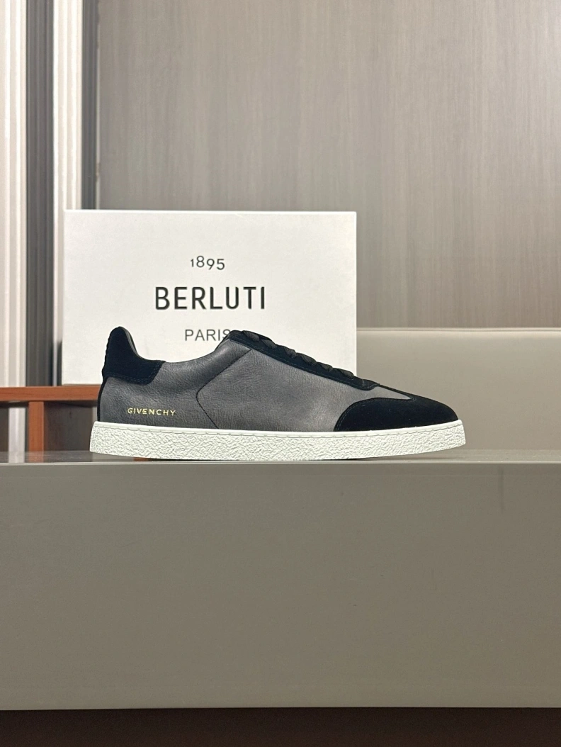 Reliable Gxvxnchy Sneakers 151826