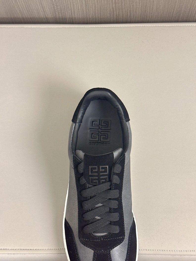 Reliable Gxvxnchy Sneakers 151826