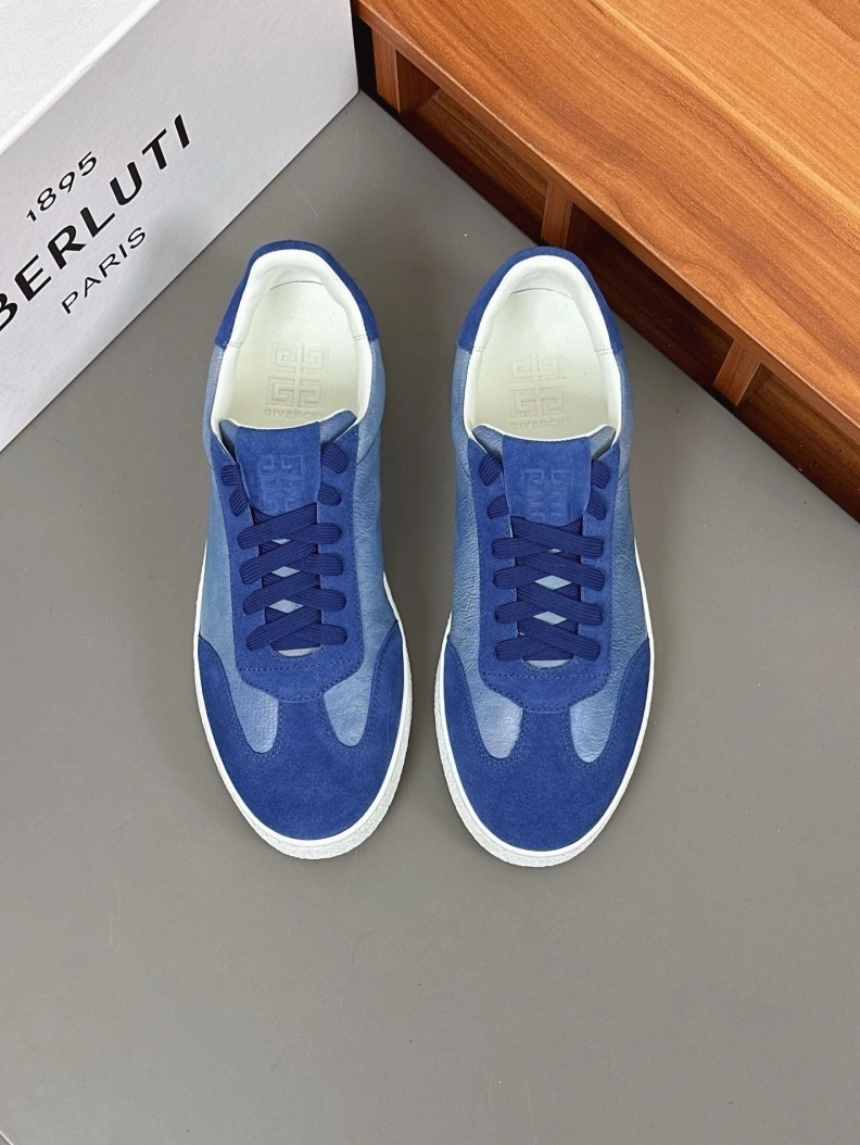 Cozy Gxvxnchy Sneakers 151825
