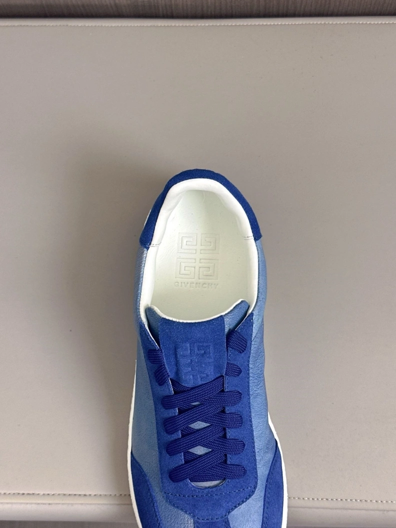 Cozy Gxvxnchy Sneakers 151825