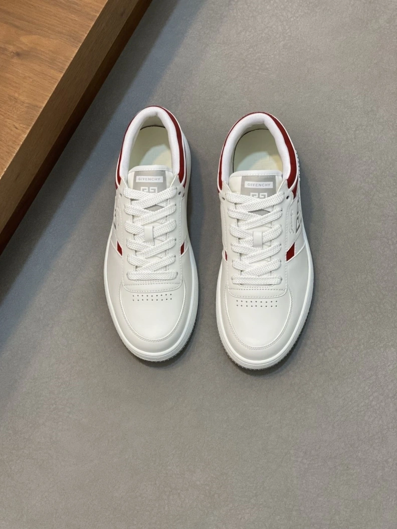 Bold Gxvxnchy Sneakers 151823