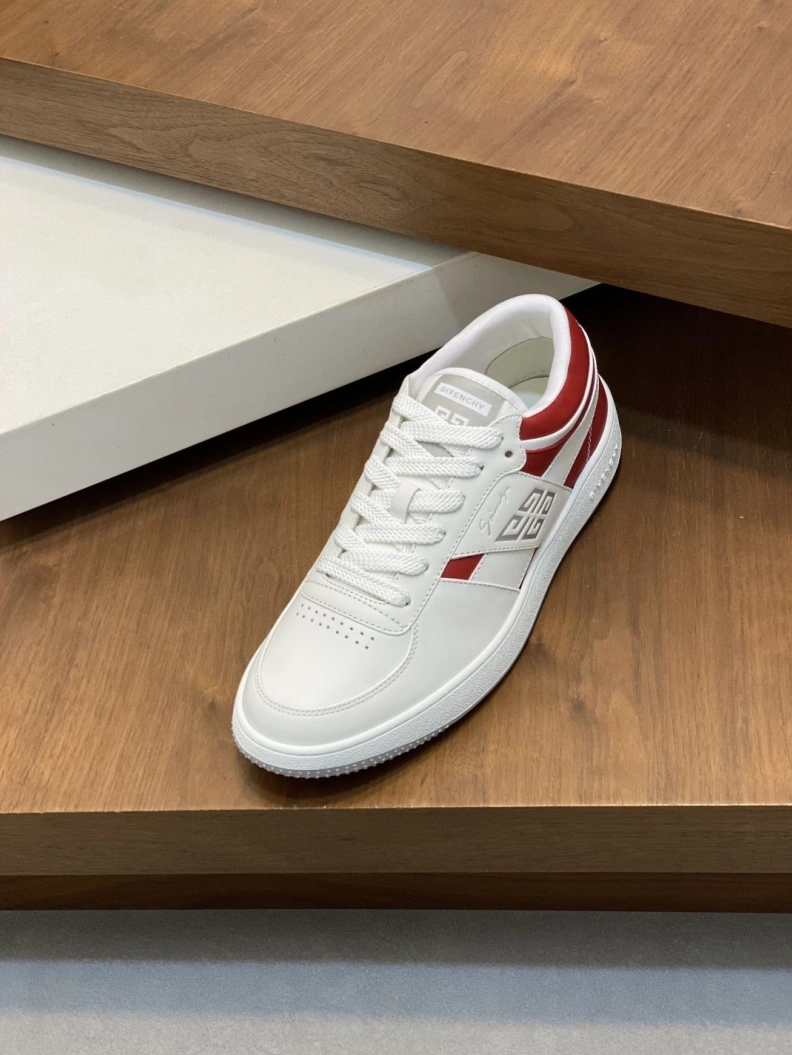 Bold Gxvxnchy Sneakers 151823