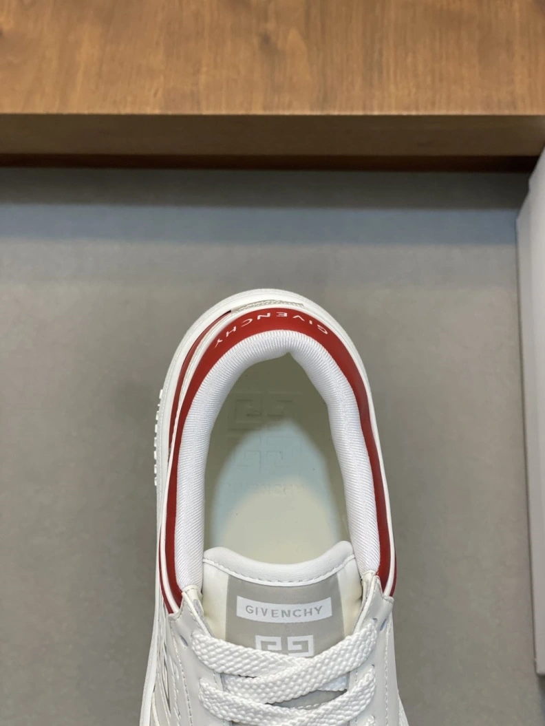Bold Gxvxnchy Sneakers 151823