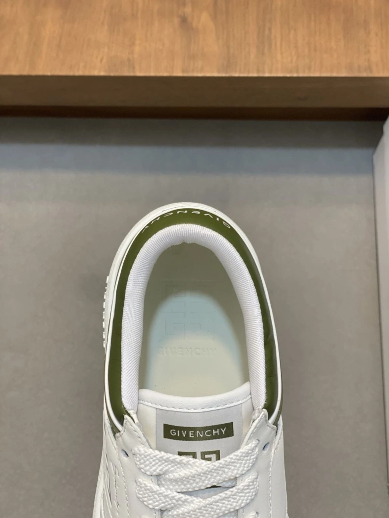 Gxvxnchy Sneakers Cozy 151821