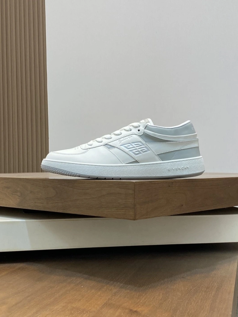 Practical Gxvxnchy Sneakers 151820