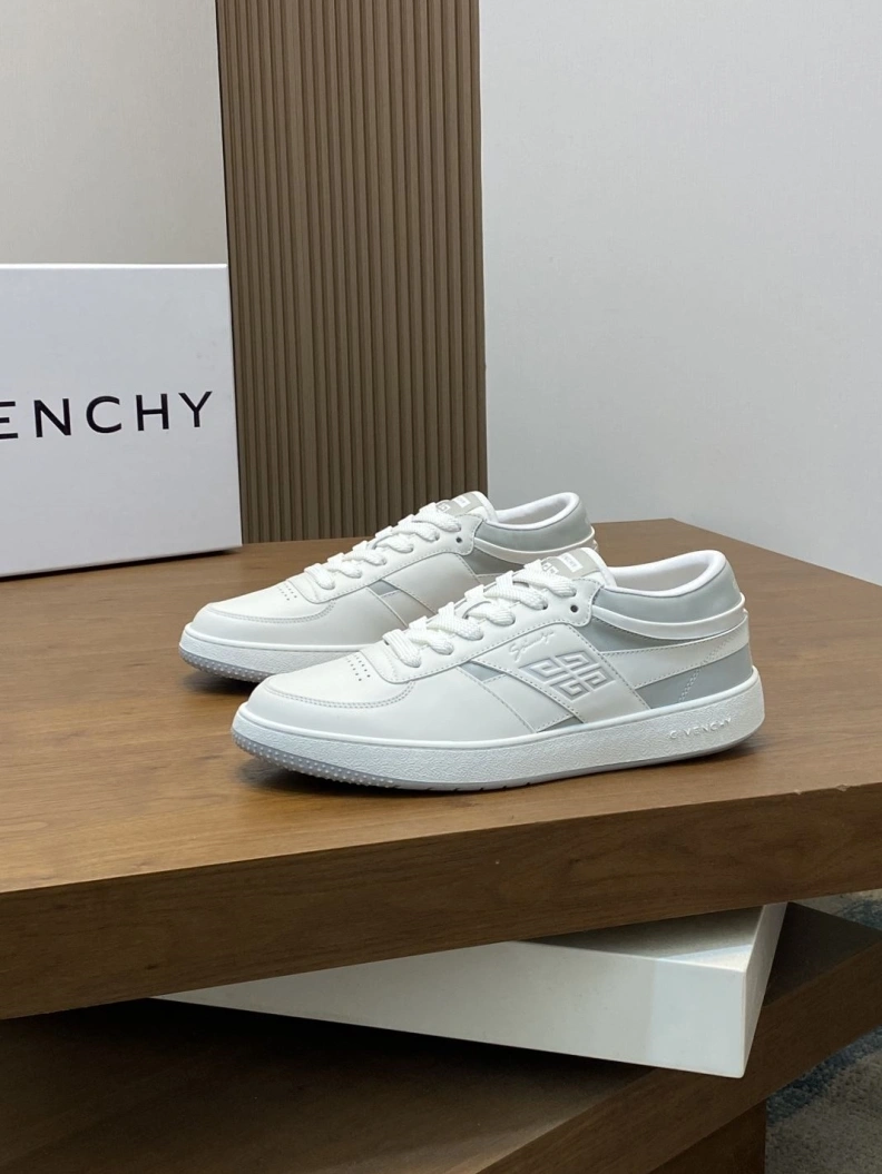 Practical Gxvxnchy Sneakers 151820