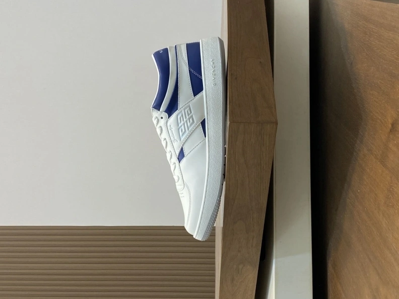 Trendy Gxvxnchy Sneakers 151819