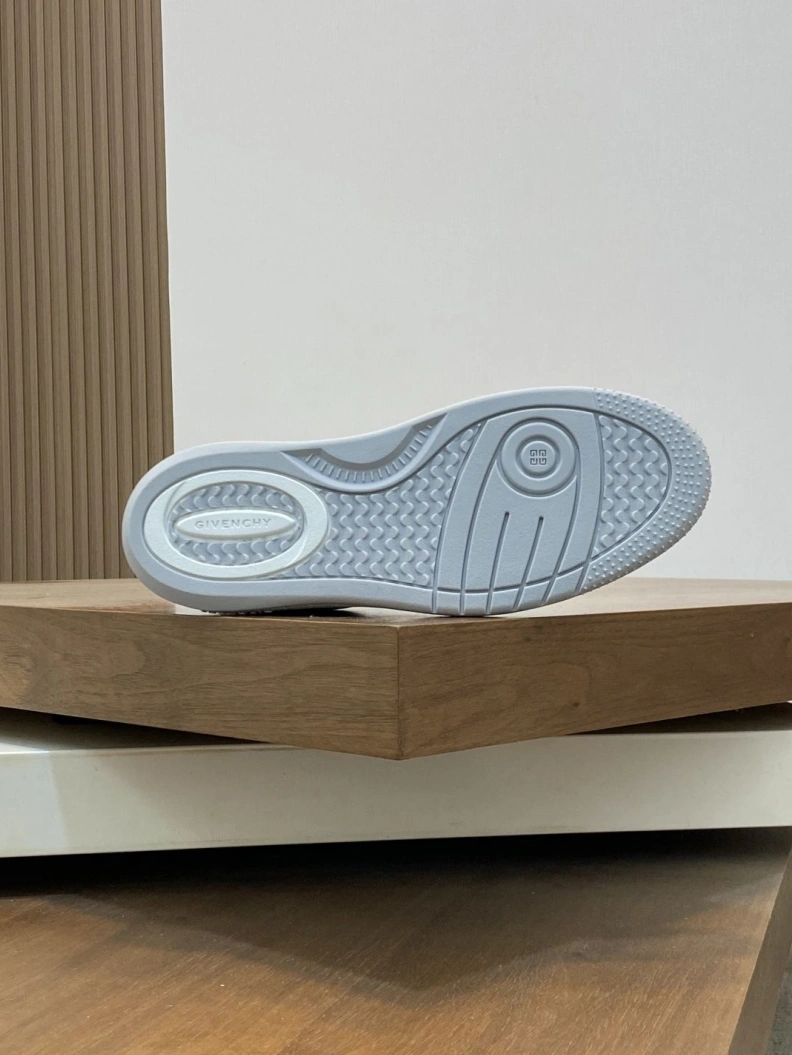 Comfortable Gxvxnchy Sneakers 151818