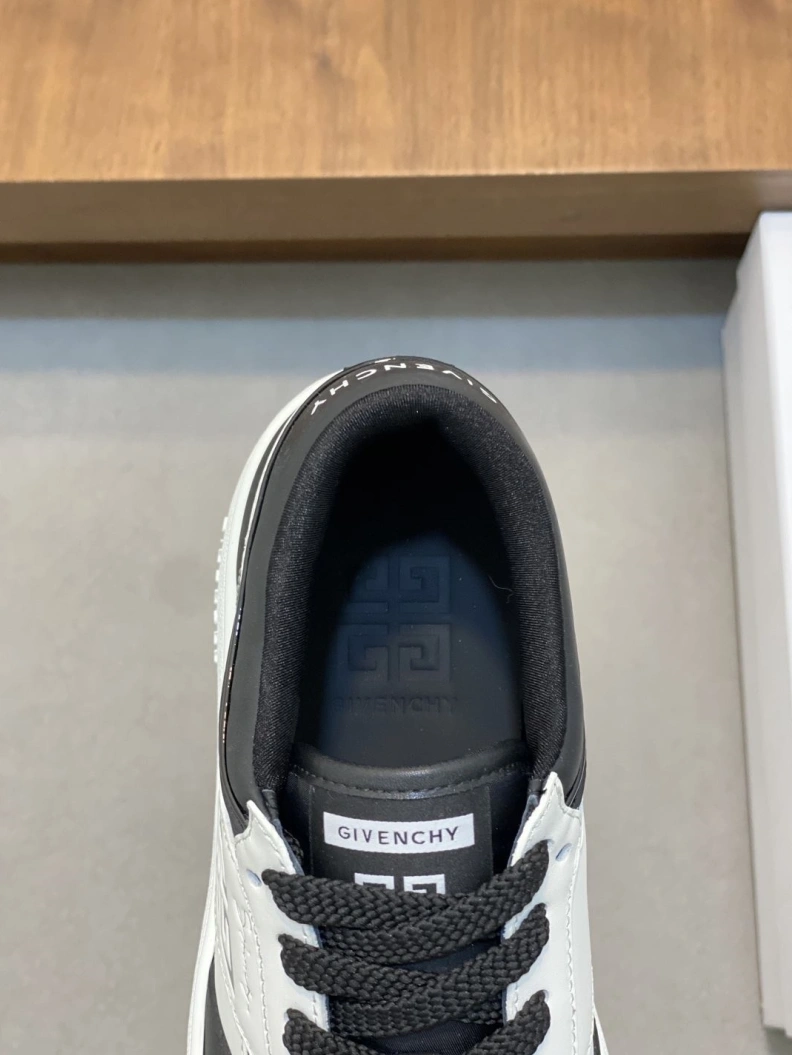 Gxvxnchy Sneakers UrbanStyle 151817