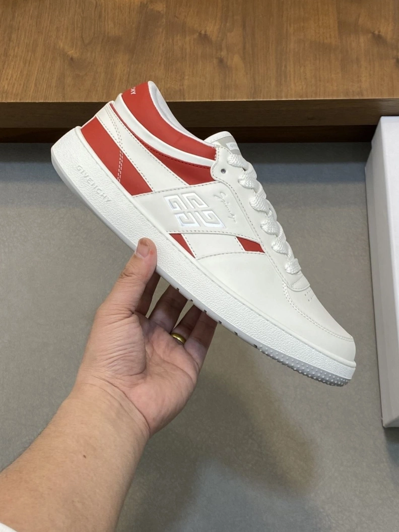 Gxvxnchy Sneakers EyeCatching 151816