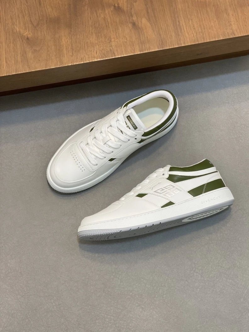 Timeless Gxvxnchy Sneakers 151813