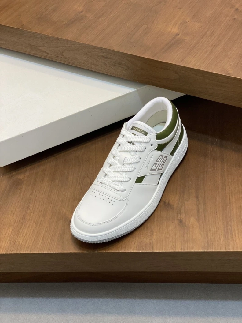 Timeless Gxvxnchy Sneakers 151813