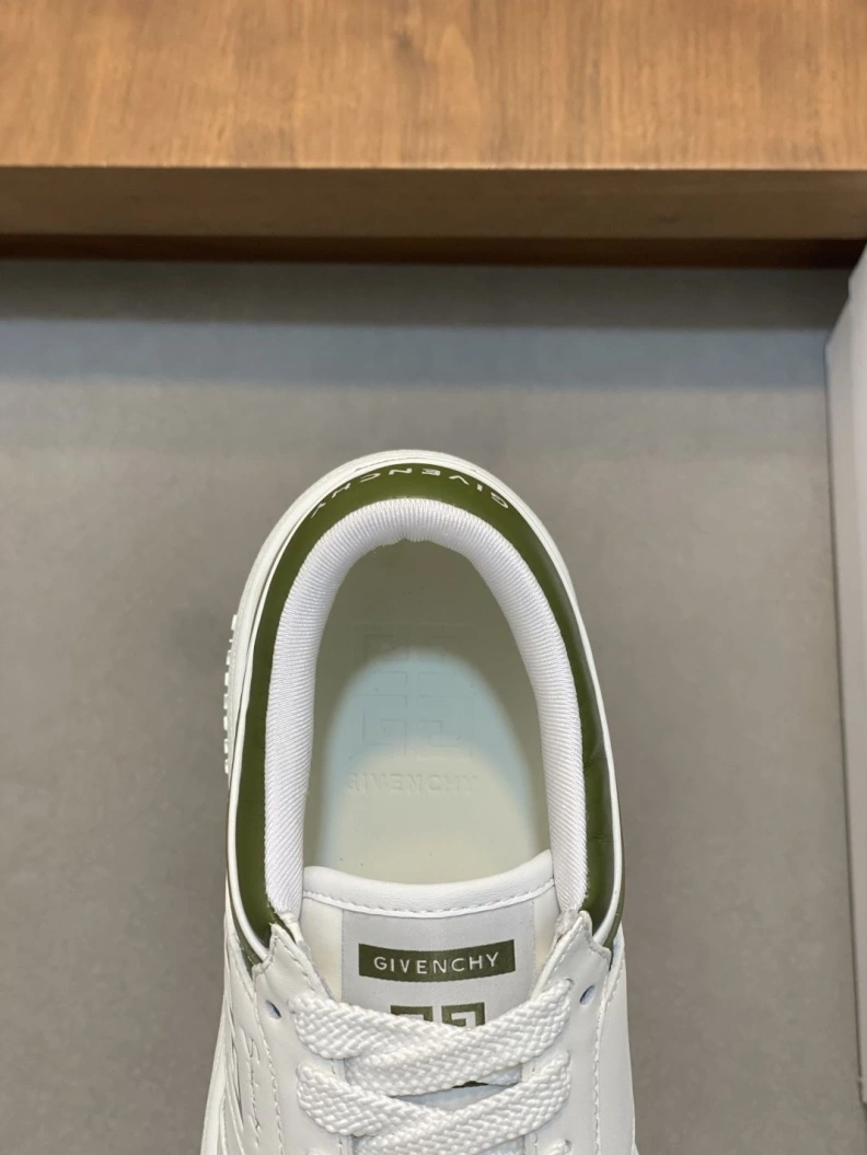 Timeless Gxvxnchy Sneakers 151813
