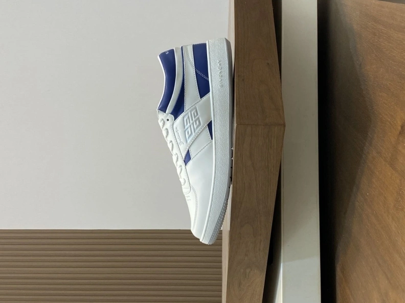 Gxvxnchy Sneakers DailyWear 151810