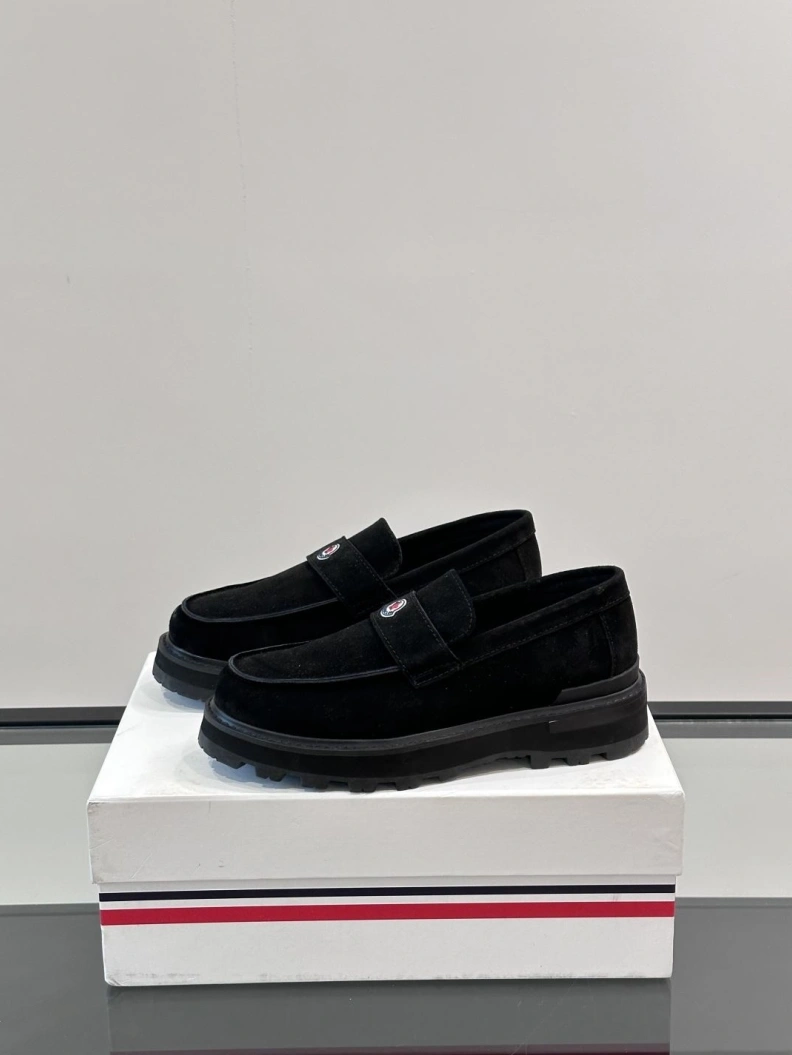 Minimalist Mxnclxr Sneakers 197158