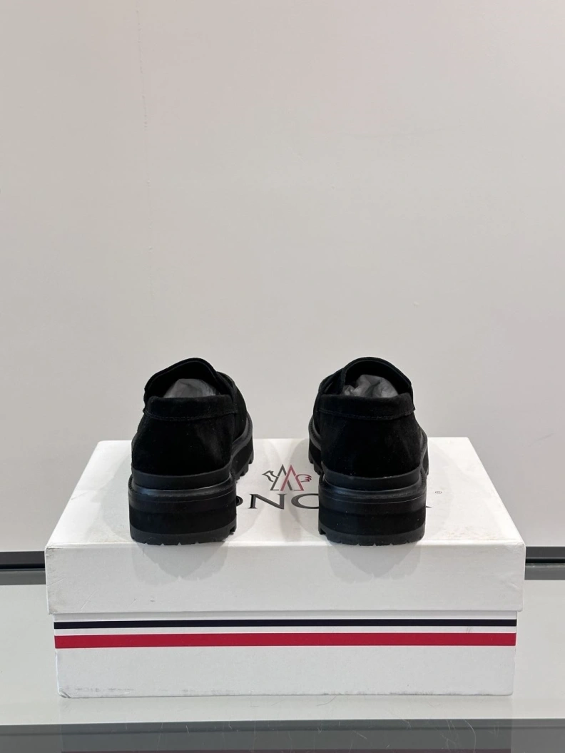 Minimalist Mxnclxr Sneakers 197158