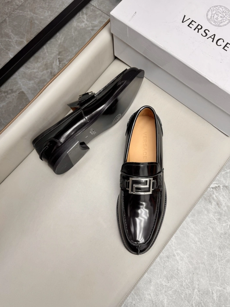 Flexible Gxvxnchy Leather Shoes 151997