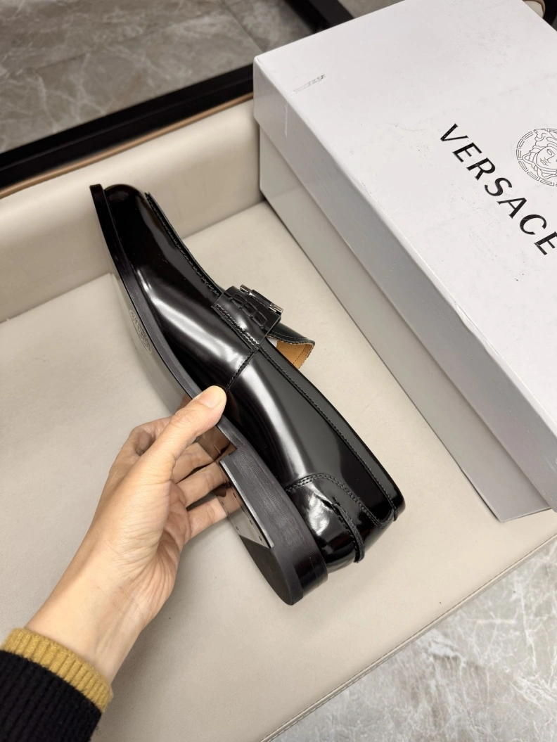 Flexible Gxvxnchy Leather Shoes 151997