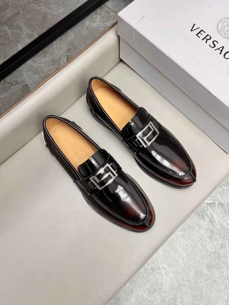 Resilient Gxvxnchy Leather Shoes 151996