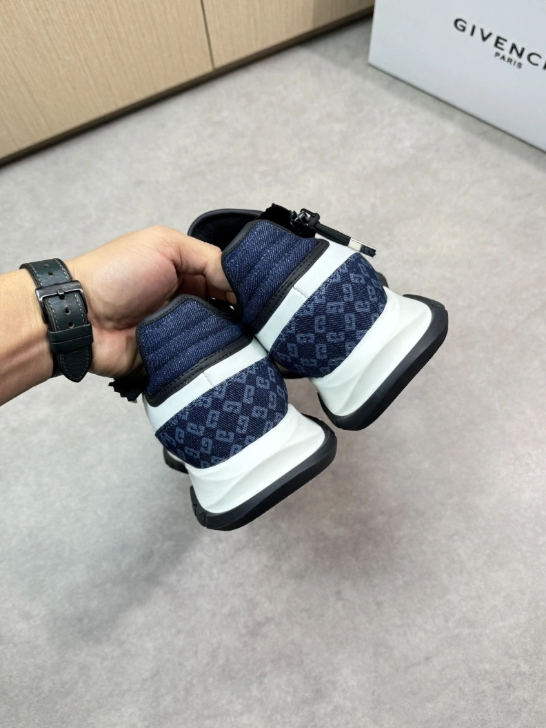 Elegant Gxvxnchy Sneakers 151814