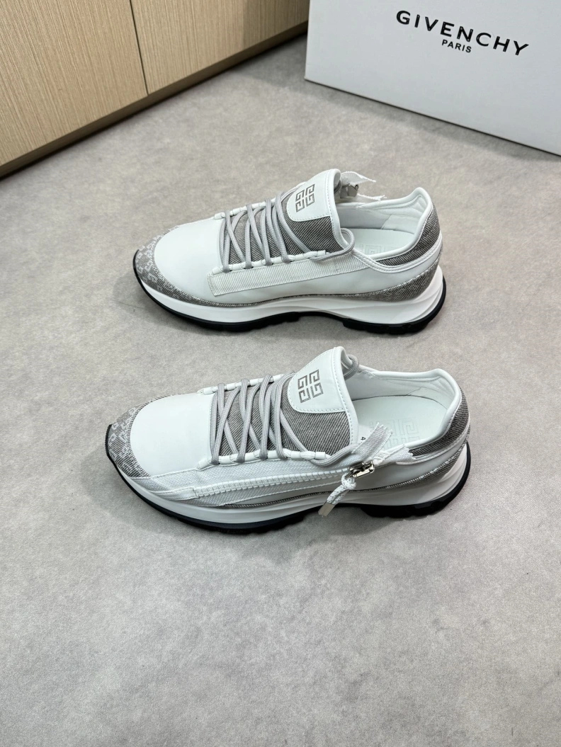 Gxvxnchy Sneakers EyeCatching 151811