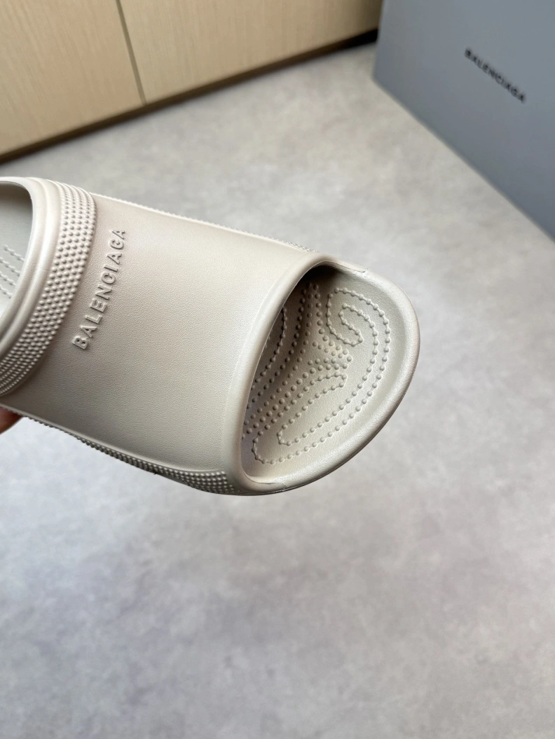 EasyMatch Bxlxnciaga Slippers 109237