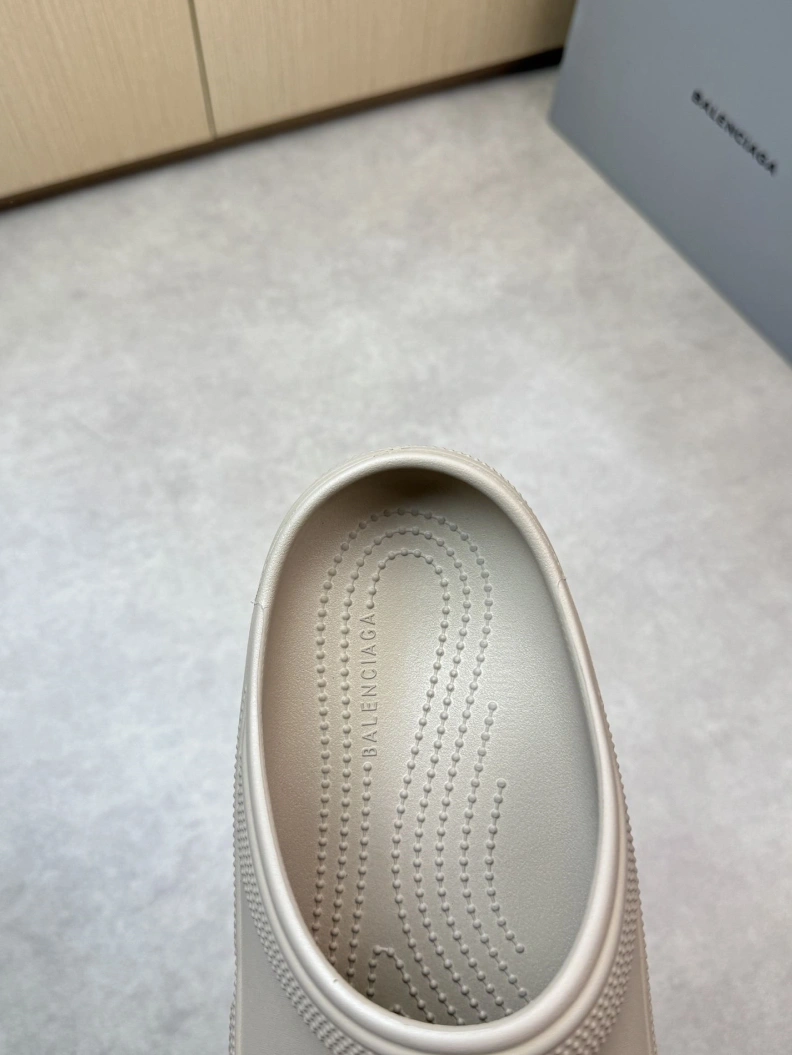 EasyMatch Bxlxnciaga Slippers 109237