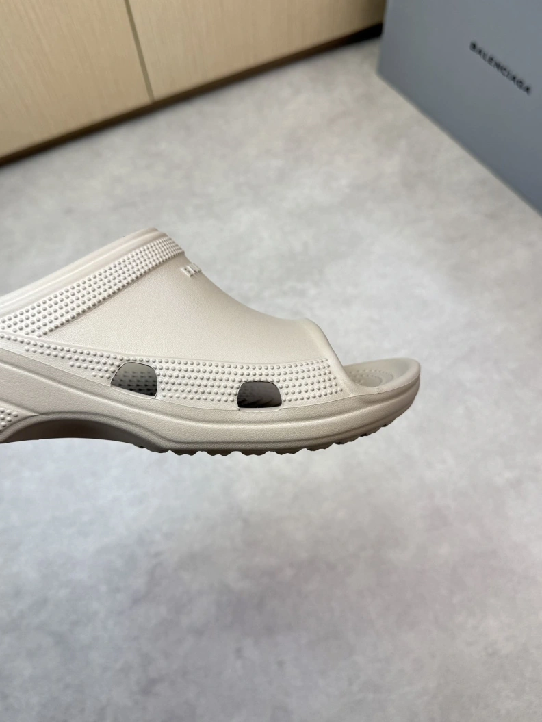 EasyMatch Bxlxnciaga Slippers 109237