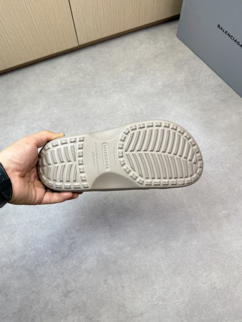 EasyMatch Bxlxnciaga Slippers 109237