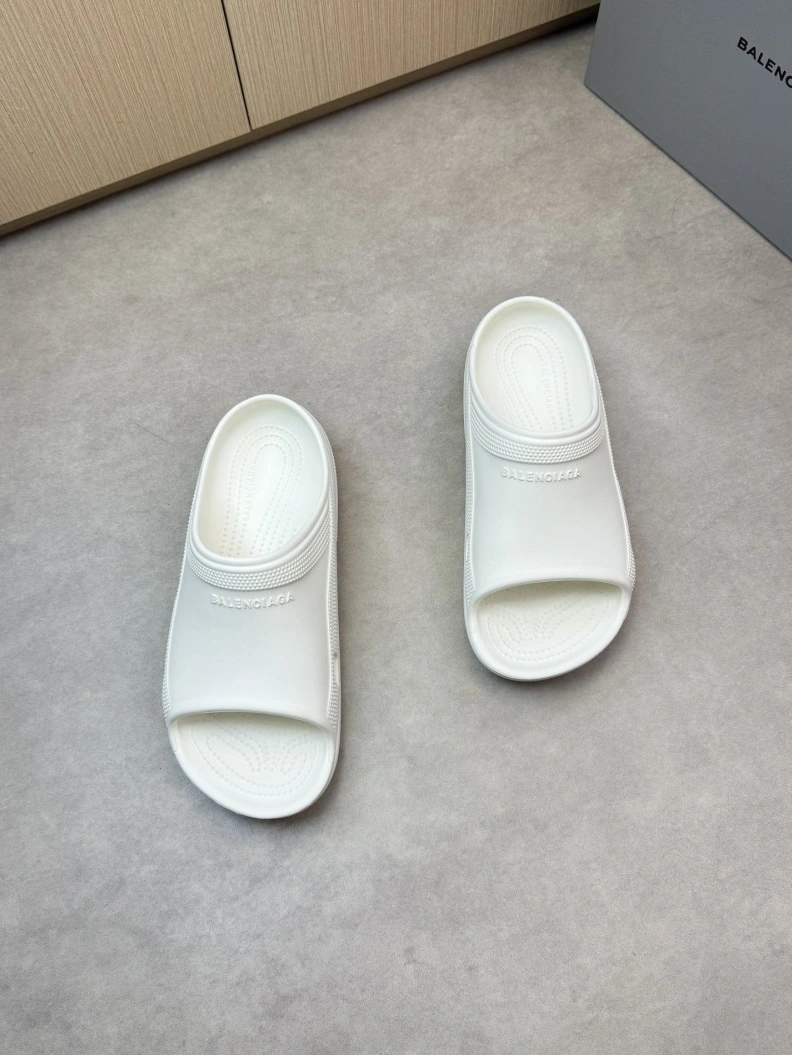 Bxlxnciaga Slippers Vibrant 109233
