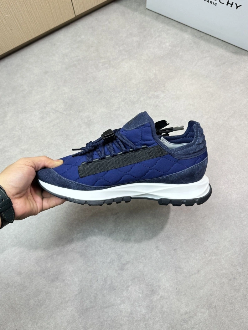 Elegant Gxvxnchy Sneakers 151809