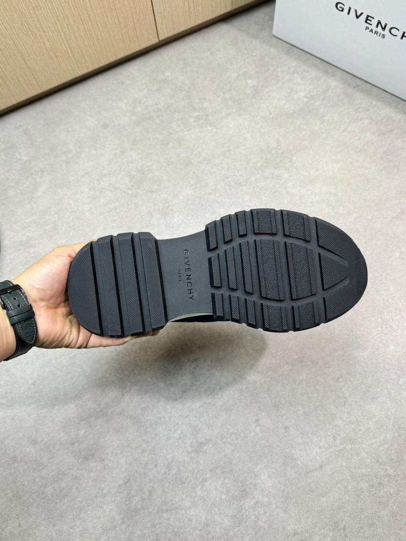 Elegant Gxvxnchy Sneakers 151809