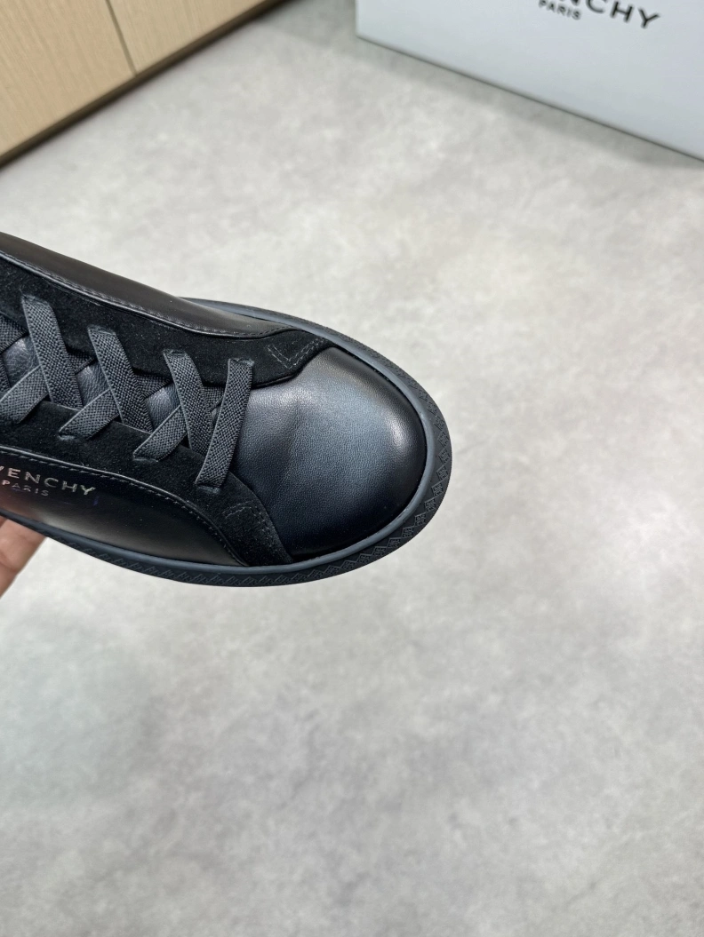 Gxvxnchy Sneakers Durable 151798