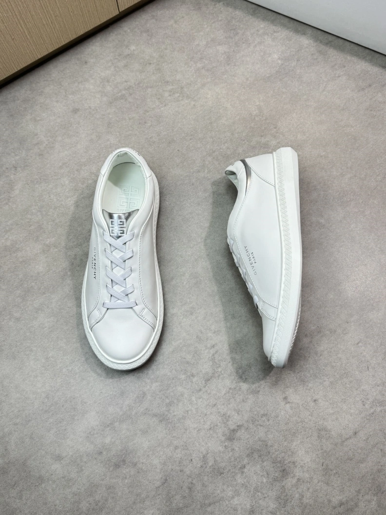 Popular Gxvxnchy Sneakers 151802