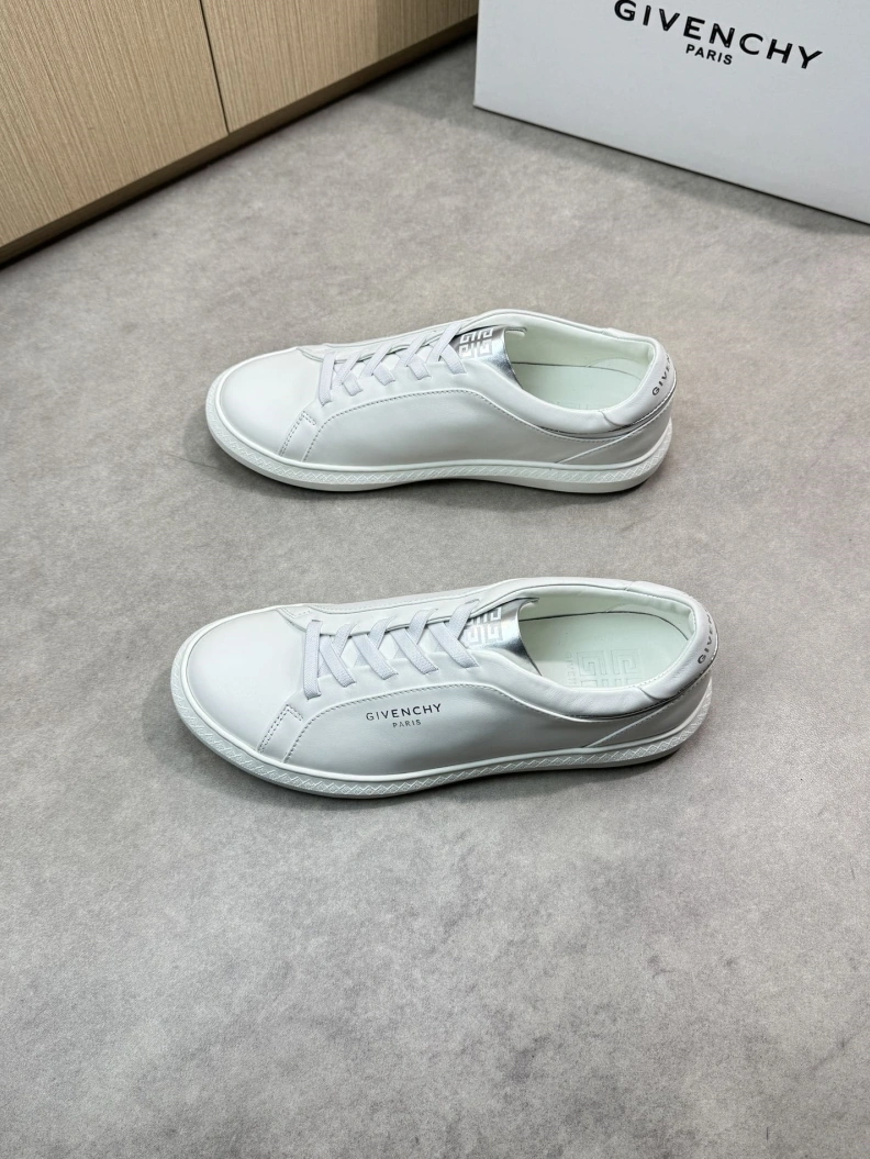 Popular Gxvxnchy Sneakers 151802