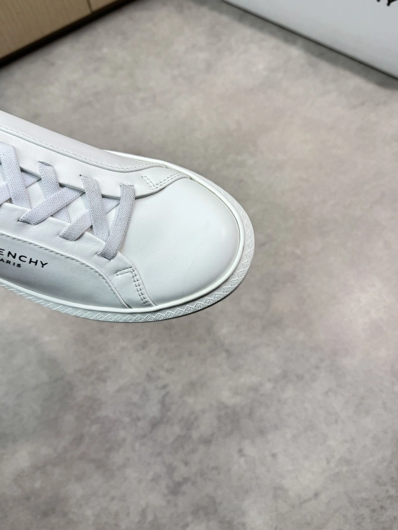 Timeless Gxvxnchy Sneakers 151803