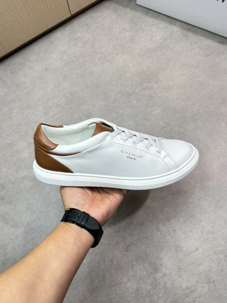 Durable Gxvxnchy Sneakers 151808