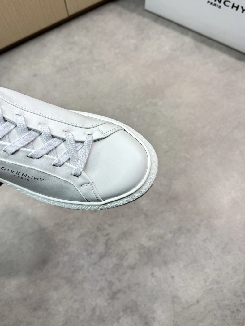 Durable Gxvxnchy Sneakers 151808