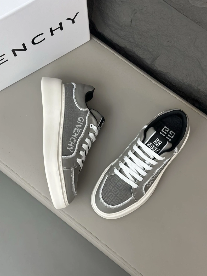 Durable Gxvxnchy Sneakers 151805