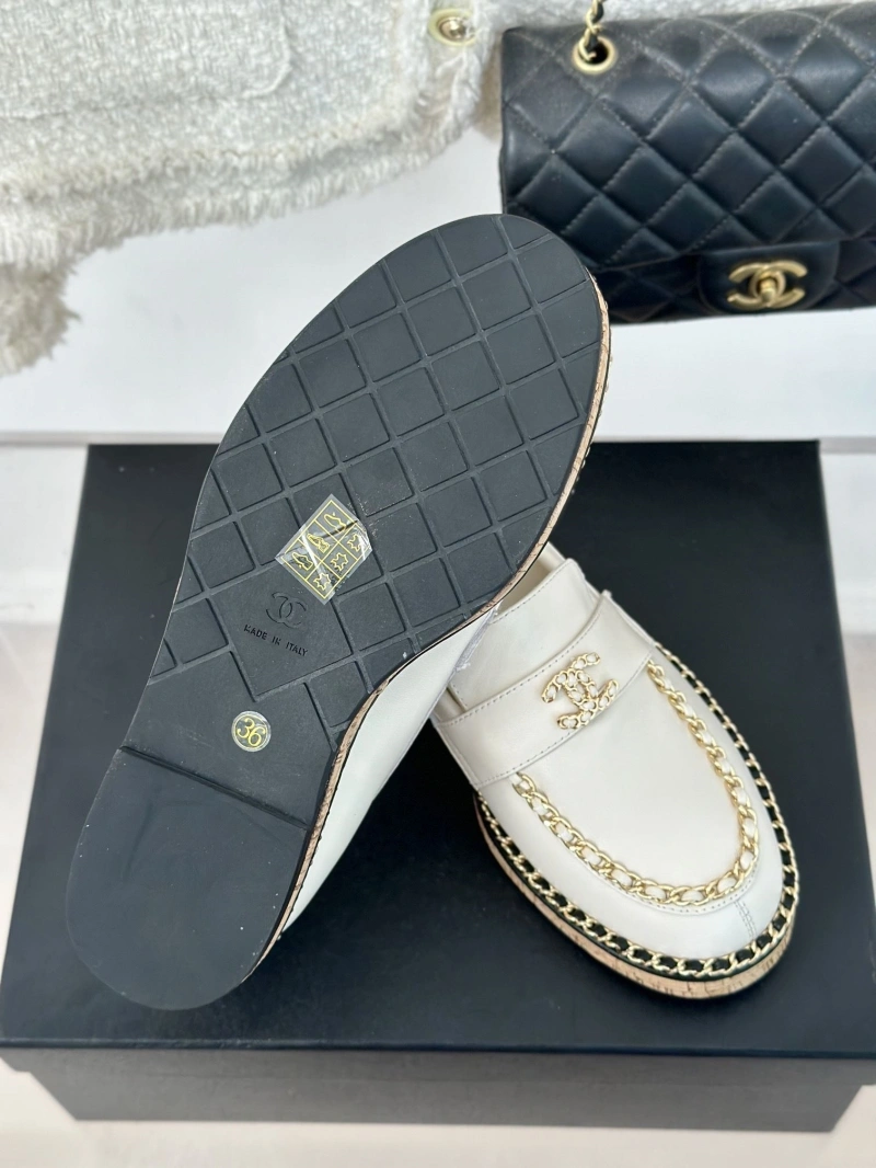 Bold Chxnxl Leather Shoes 125509