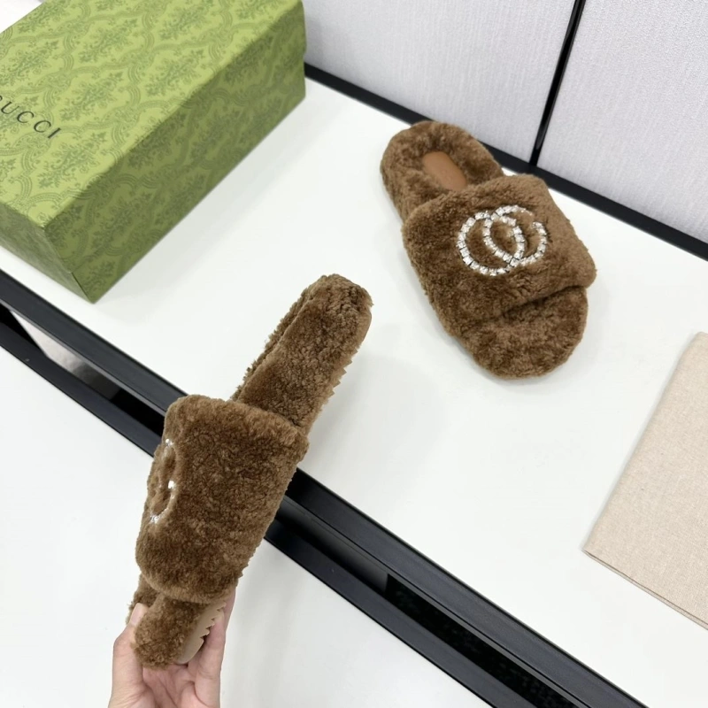 Efficient Gxccx Slippers 159360